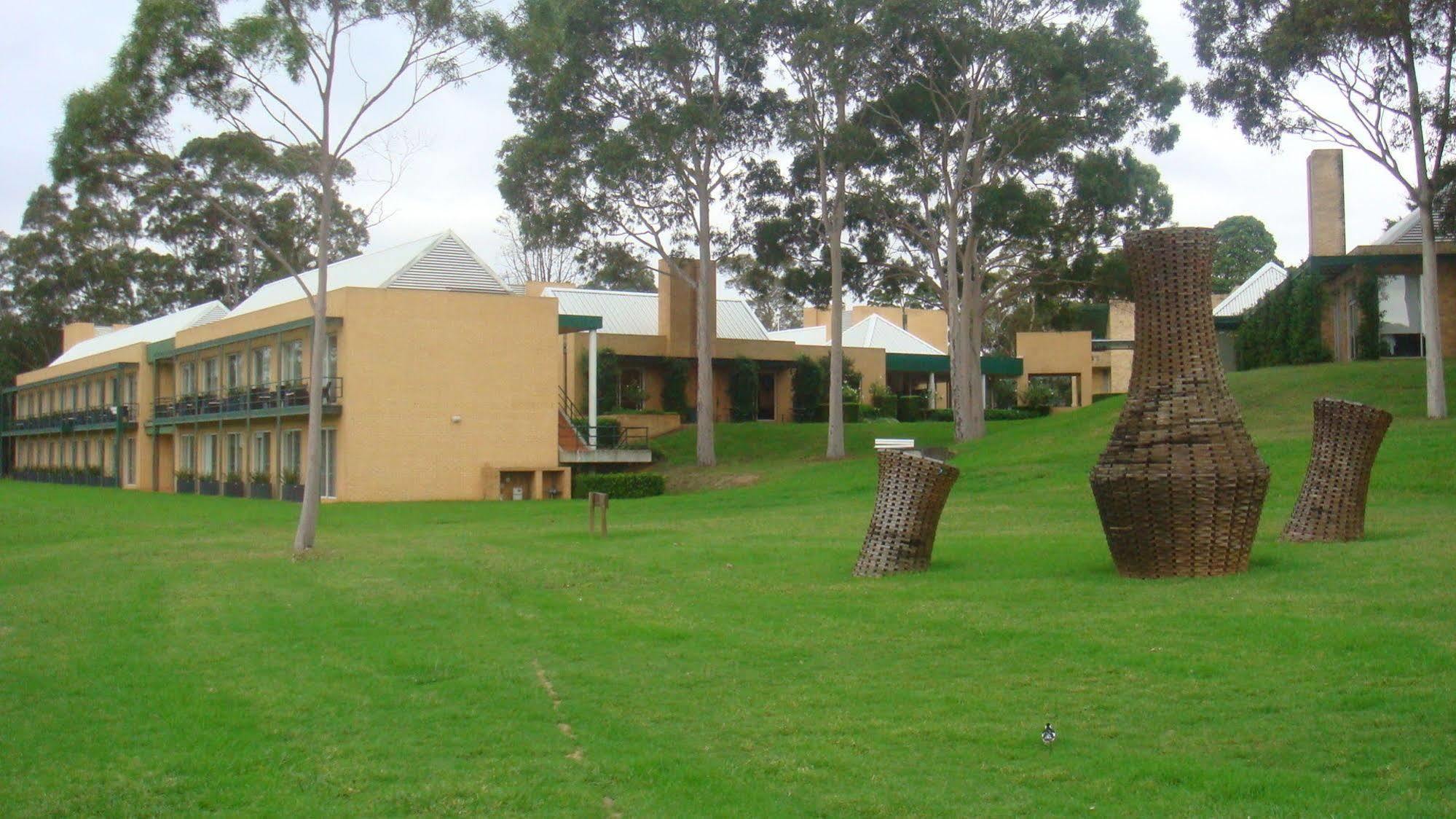Lakeside Hotel And Conference Centre Sydney Bagian luar foto